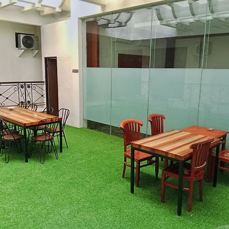 Andita Syariah Hotel Surabaya Kültér fotó